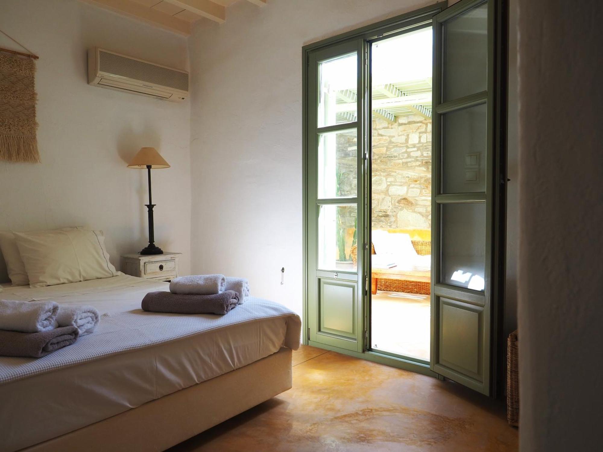 Ochre Dream, Front & Sunset
